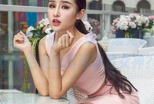 AISS爱丝(黄金版) – 谁不想见识一下，索菲那绝美的高清秋日女神？