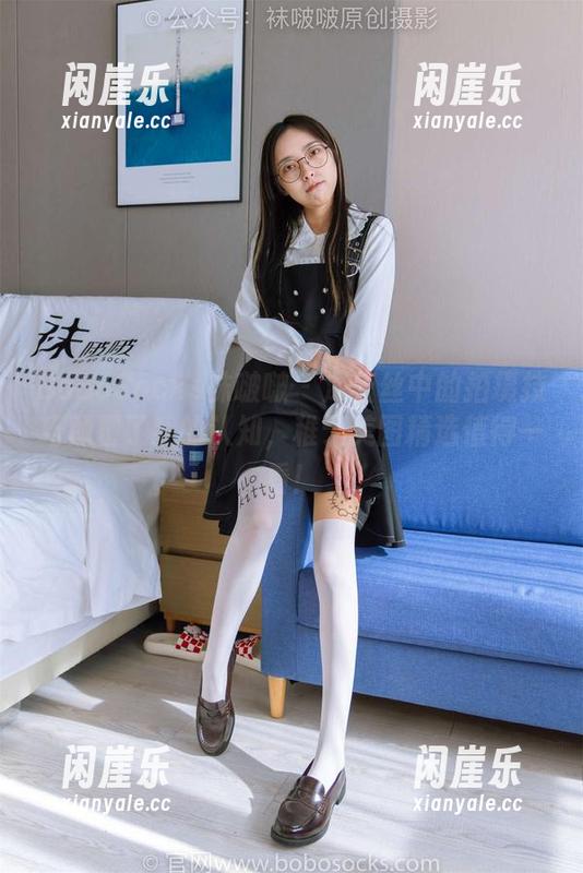 BoBoSocks袜啵啵 - 深蓝丝中的拍摄技巧颠覆了我的认知，稚予美图精选值得一看！