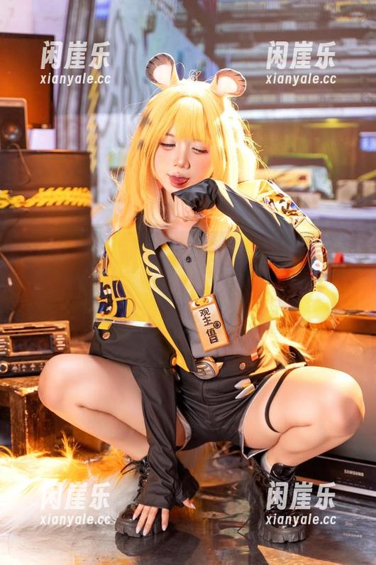 PoppaChan与润羽露西娅联手打造的写真，图片里藏着多少个小秘密，满脑子的问号！