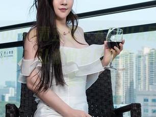 QingDouKe青豆客 – AZHUA居家写真：一键下载，让你的客厅和你一样摇曳生姿！