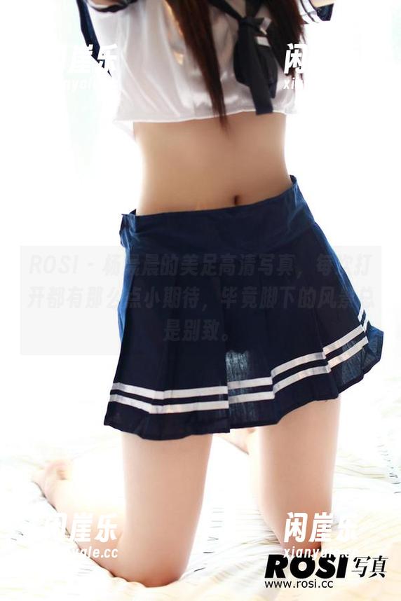 ROSI - 杨晨晨的美足高清写真，每次打开都有那么点小期待，毕竟脚下的风景总是别致。