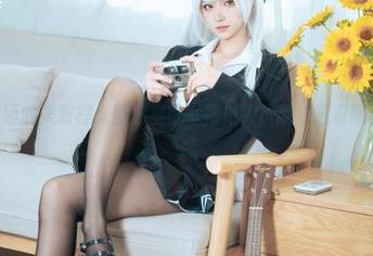 Seya狮砸的美教程：图包里的幸福趾尖，隐约透着哪种熟悉感。