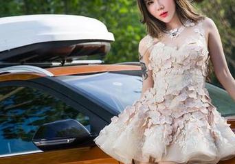 TouTiao头条女神 – 小热巴的美图俨然一罐油，快来下载试试是否让你滑倒了