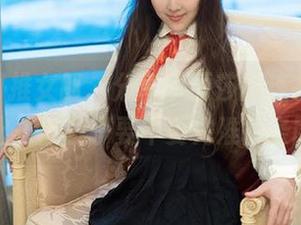 TuiGirl推女郎 – 分享李丽莎的连衣裙，选它穿出去的日子要不要先准备条围巾？