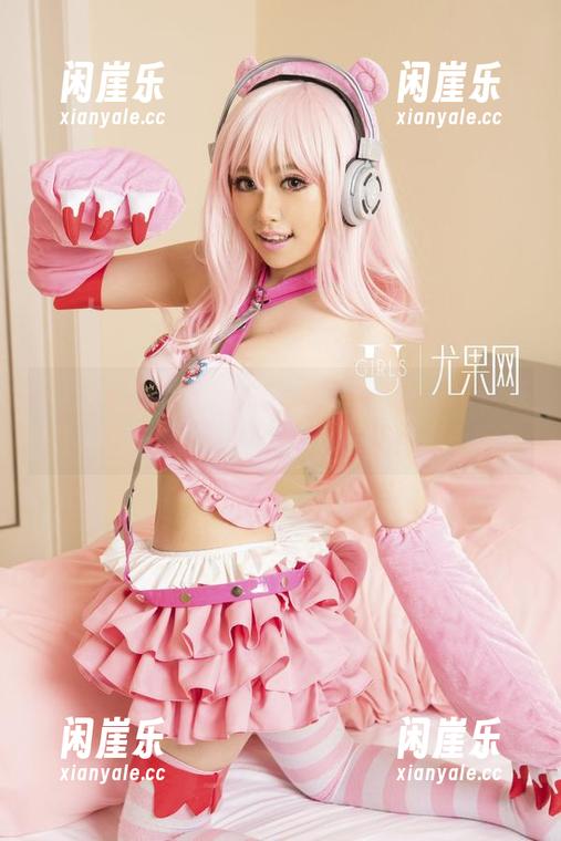 UGirls尤果网 - 孟狐狸直播泳池日常，在线！记得来争抢资源：泳圈借我用一下？