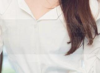 UGirls尤果网 – 透明？不光是布莱尔昆娜的套图，更是心中的那个火花