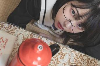 要刷Uhye(이유혜)的御姐照片，到底能刷到几条街？