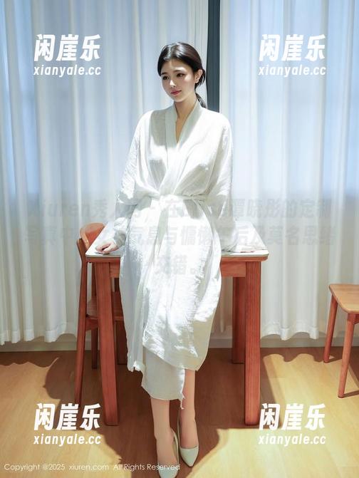 Xiuren秀人网 - 在Elise谭晓彤的定制写真中，女神气息与慵懒午后及莫名思绪交错。