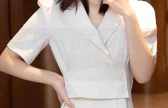 Xiuren秀人网 – 看于大小姐AYU如何穿校服，福利带你飞～