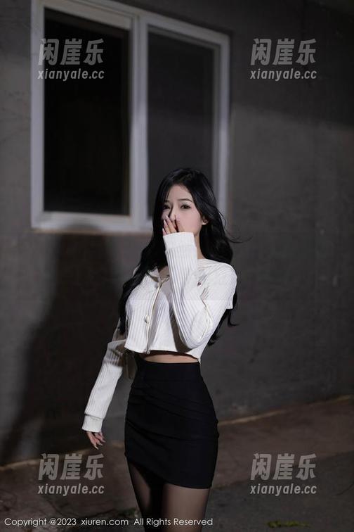 Xiuren秀人网 - 安然maleah的旗袍写真原图，轻轻松松穿越成妈妈辈子了