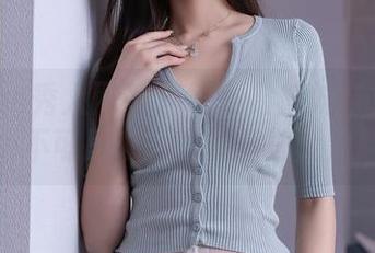 Xiuren秀人网 – 猫咪巨臀妹妹与奶牛：一场不可思议的写真图册大冒险！