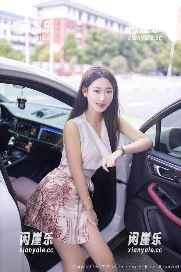 Xiuren秀人网 - 白白Alina的照片集，礼服在线，原图版的美丽，于是我开始怀疑人生。