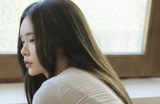Bimilstory中Yuka(유카)的原图：不敢相信的课堂风景！