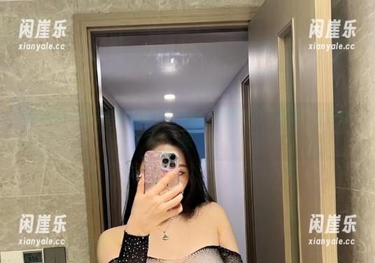 微密圈 - 教室里的不爱笑的赛琳，图库里的“课程”该下载啦