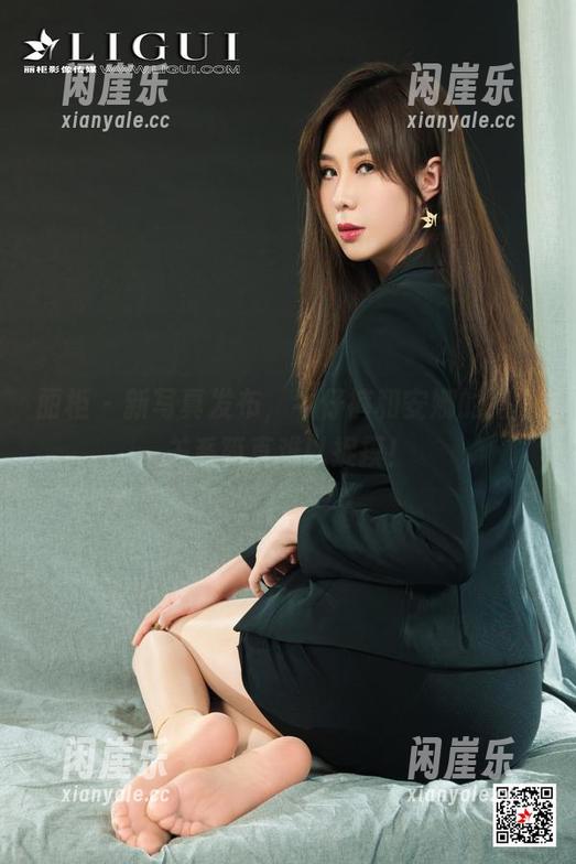 丽柜 - 新写真发布，牛仔裤和安娜的搭档关系简直难以捉摸！