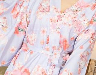 克拉女神 – 看凌雪的短裤私拍，该用多少个赞才好呢？