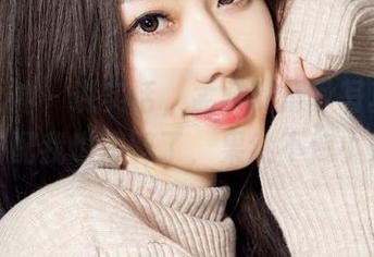 克拉女神 – 说实话，孟君的黑丝写真更新，这搭配我也是醉了，果然不愧小仙女。