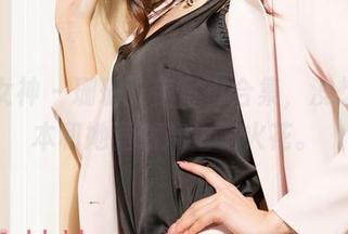 克拉女神 – 珊珊教室写真合集，没想到书本和她竟然产生了火花。