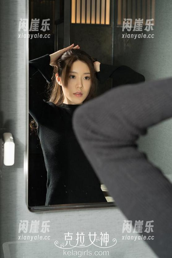 克拉女神 - 静宜泳装美图合集：撩人又可爱的扇子