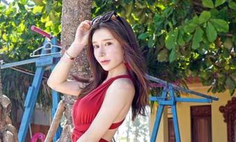 嗲囡囡 – 让就是阿朱啊的比基尼美图来刷新你的认知，警告：这可能会持续发热！