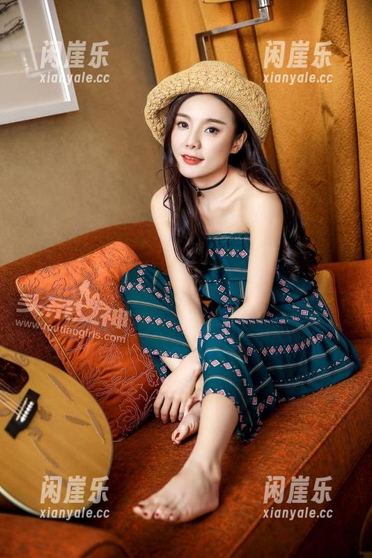 头条女神 - 正在寻找心灵火花？艾小青“天使”合集里的图片会让你乐翻天！