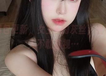 最新图包更新，女主K的灰丝，性感到让人不敢直视…