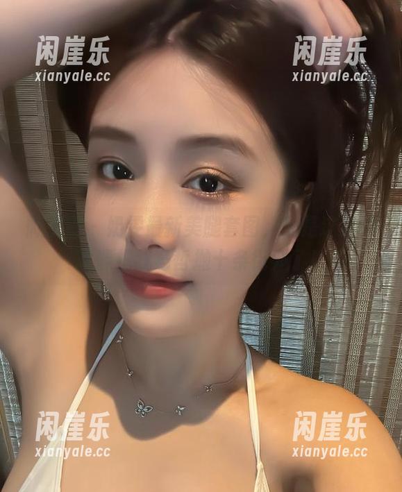 微密圈 - 奶雯最新美腿套图，光是这姿势就能把我马哲抛十条街外了！