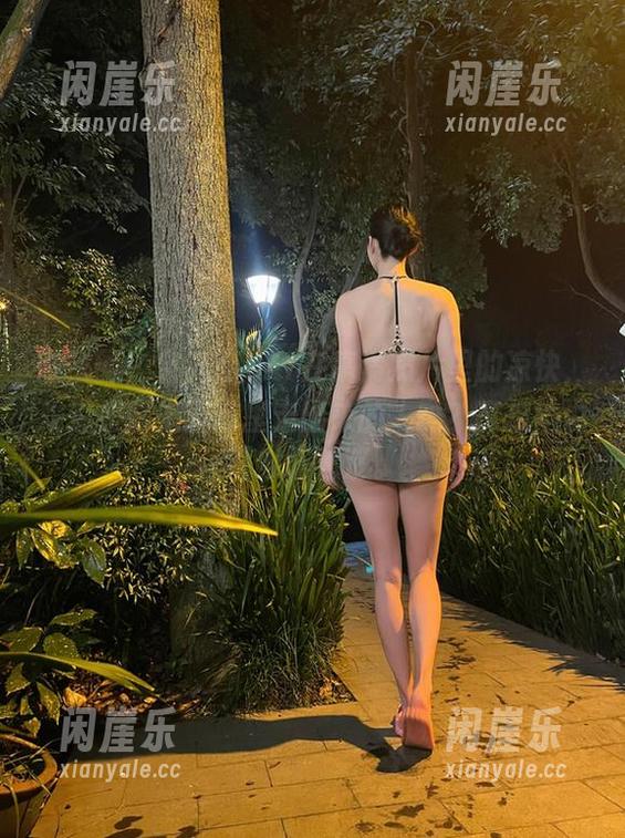 微密圈 - 宝儿茹171在高清照片里的凉快，难道是时光隧道里走出来的人吗？真想她说说穿搭秘笈。