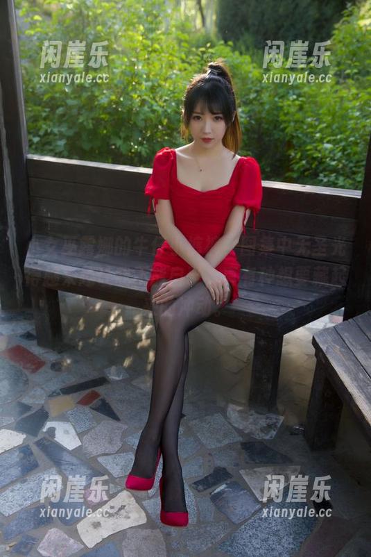 小女巫露娜的牛仔小裤裤，图集中无圣光得越来越让我不能自已，真有种想要藏起来的冲动。