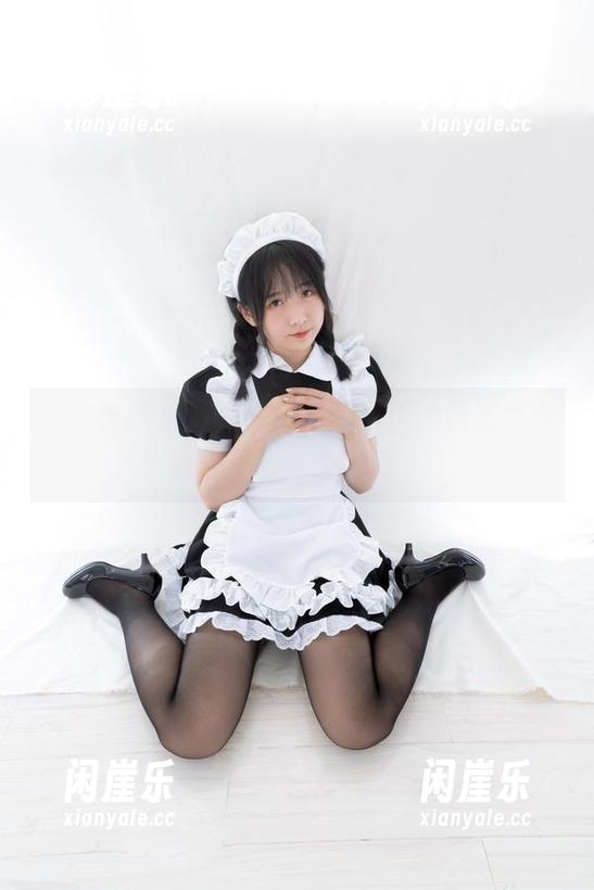 少女秩序 - 照片飞行中，乐栀的网袜带我进入了另一个维度。