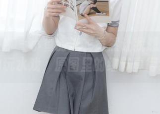少女秩序 – 小鱼的泳衣竟然让我想起了小时候的玩水戏，原图里的细节真得细腻。