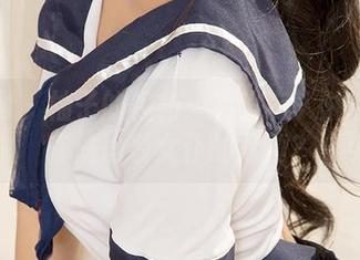 尤果网 – 柚子的视角：有没有人注意到我在偷偷看女仆的写真？