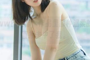 念雪ww的美脚，作品里那种温柔的力量直接击中了我。