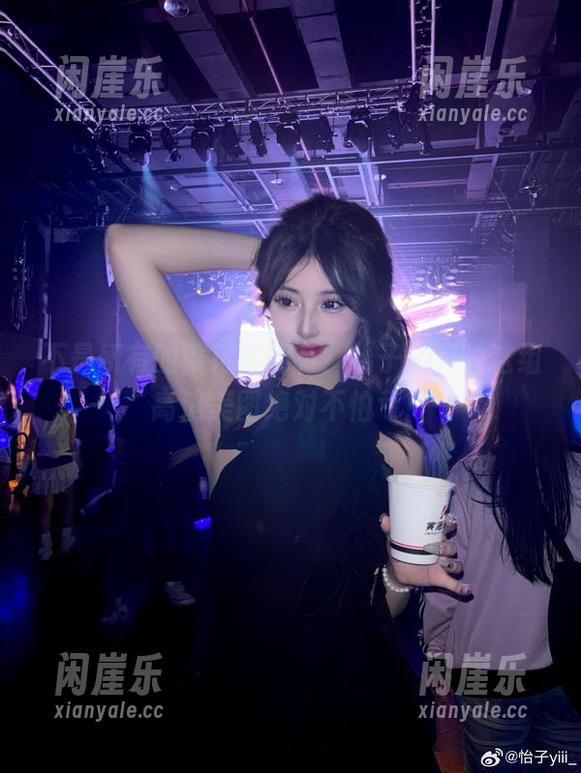 不是所有的樱花都能有，怡子yiii的这组高清美图绝对不怕亏！