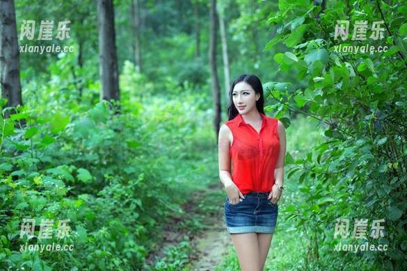 推女郎 - 高清原图，Yu佳妮在白衬衫里的优雅竟让人想起隔壁老王家的金毛狗。