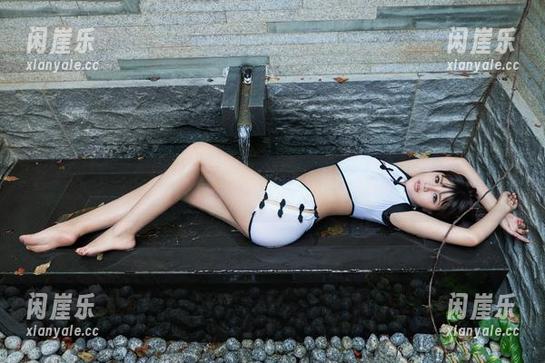 推女郎 - 在红裙的氛围里，王明明完全撑起了这组写真，直接上头。