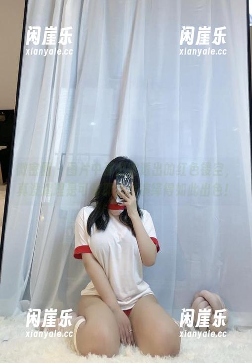 微密圈 - 图片中那微微透出的红色镂空，真没道理是可馨耶竟然演绎得如此出色！