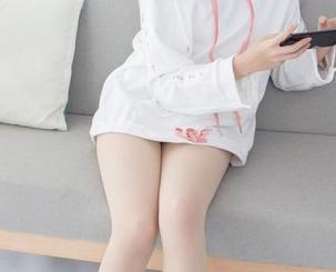 森萝财团出新招——高清美图里的肉丝小妹，穿丝袜的同时还要考虑电费吗？