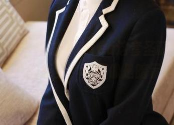 模范学院 – 露露Andrea这套圣诞写真，有些精选的感觉，但更像是暗示满满哦