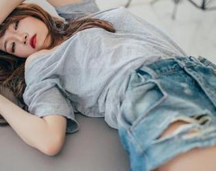 波萝社 – 在夏美酱的摄影间，原图是勇敢者的“套图”！