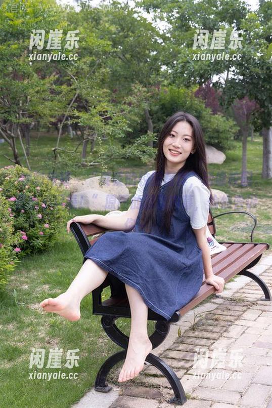 物恋传媒 - “菜菜的校服写真，活像校园里的小风暴！”原图的撩动内幕，偷偷告诉你～