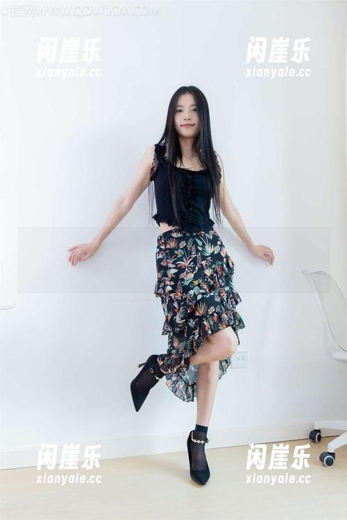 物恋传媒 - 旅拍连连看：菲菲的私房图片都被无数次美颜，它们还LCD没变！