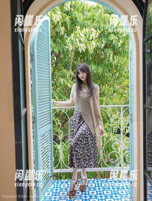 秀人网 - 一眼、一瞬，都是情绪，baby嘉茵户外的原图合集就是个无字天书，让人啧啧称奇。