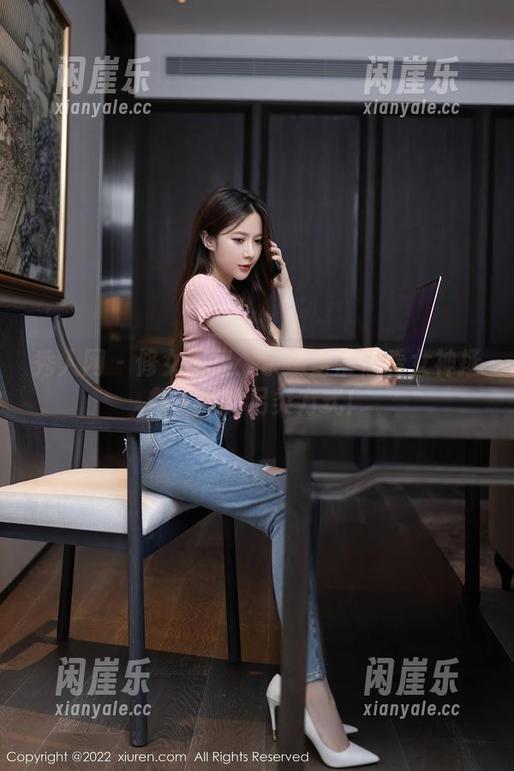 秀人网 - 修女图集：余虞酱带你看女神拯救人类的另类方式！