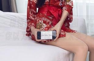 秀人网 – 模特悦悦的棉袜美图，高清显示——你以为是单纯？想太多了吧！