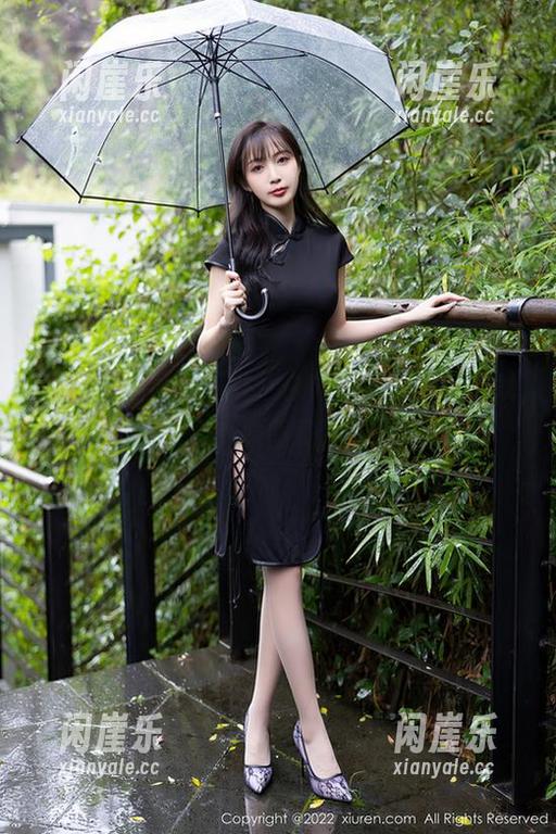 秀人网 - 随意一瞥，白茹雪的皮衣私拍就把我圈了，原图竟说了故事？