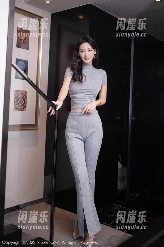 秀人网 - 苏曼兮带你体验不一样的夏天—更新的写真集，喂，谁没看过？