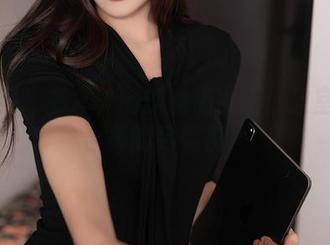 秀人网 – 书本外的邹晶晶女王：教室写真合集的另类视角