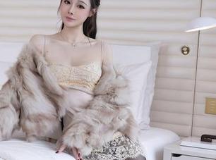 秀人网 – 陈梵妮Fanny的泳池写真：水浪掀起，不小心撩到了心