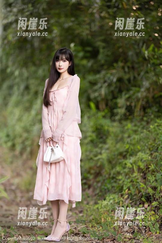 秀人网 - 资源多到你不想停，顾楚楚让牛仔裤演绎得如此精彩的作品集！